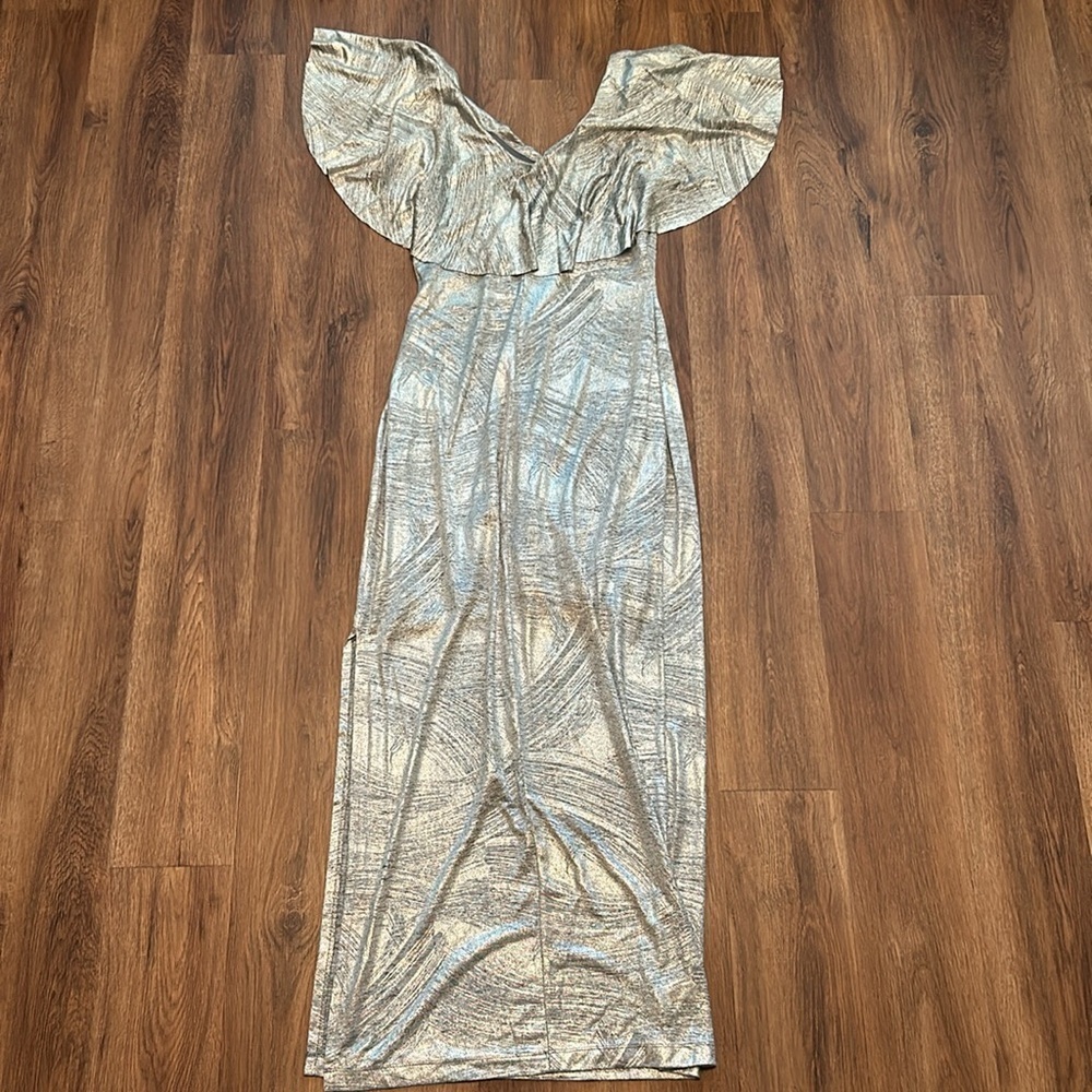 Silver Form-fitting Silver Formal Drape Dress Connected Apparel Size 8 - Picture 2 of 3